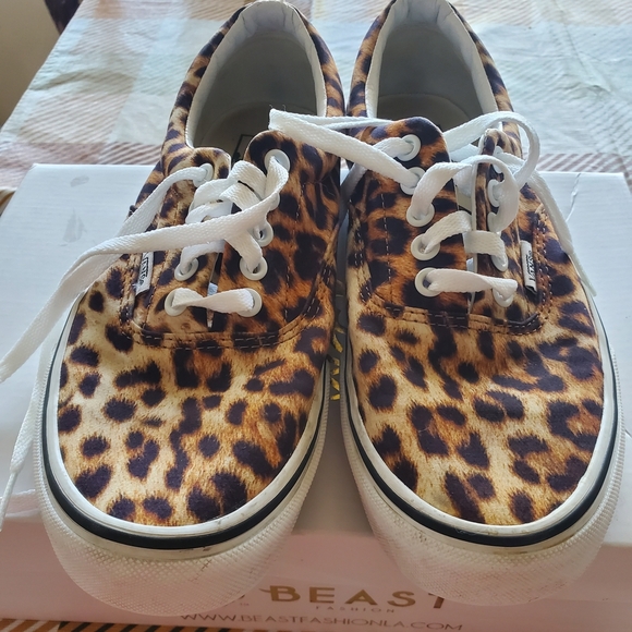 Vans Women's Leopard Print Sneakers - Picture 2 of 8